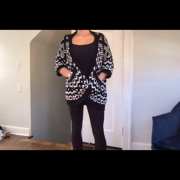 Aztec Sweater 🍂 - Picture 5 of 9